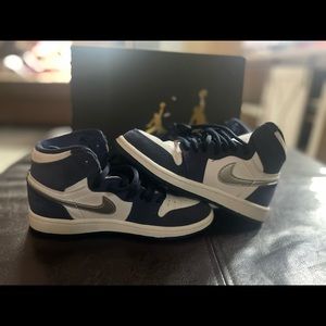 Jordan retro 1  midnight navy